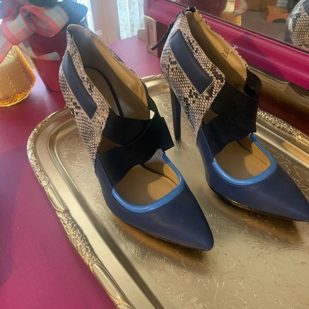 NWOT heels